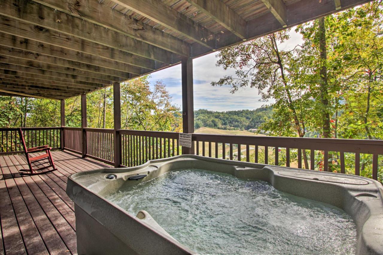 Pigeon Forge Scenic Solitude With Private Hot Tub! 외부 사진